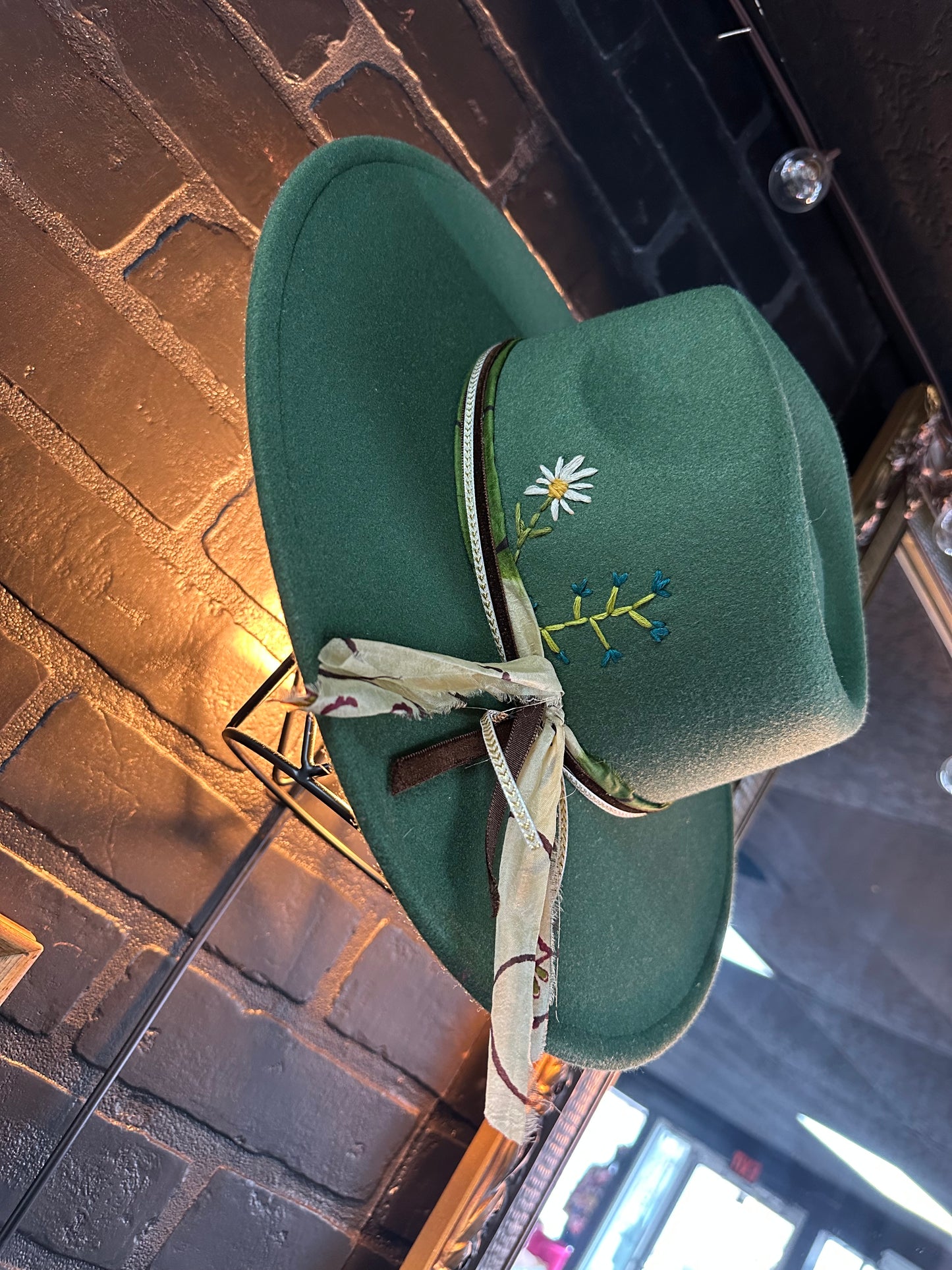 The Daisy Hat